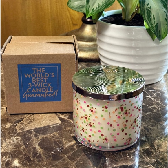 Pumpkin Spice Latte X Twisted Peppermint 3-Wick Candle - Picture 5 of 7